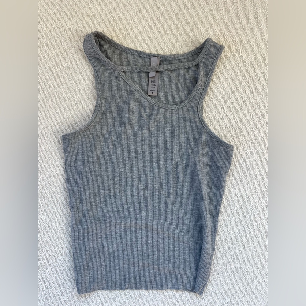 SKIMS Soft Lounge Cut Out Tank - small